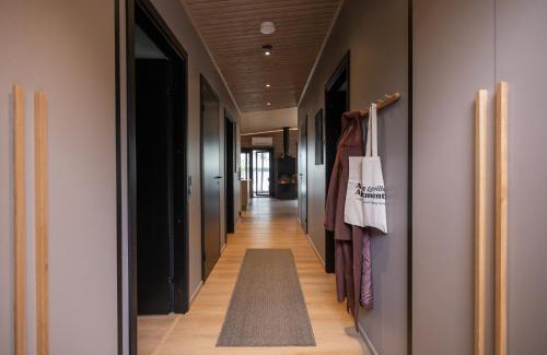 Sonka Apartamento | Arctic Mustache Lake Lodge