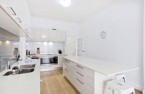 Mount Pleasant Casa | Ardross Delight | Gem with Pool, Garden & Parking