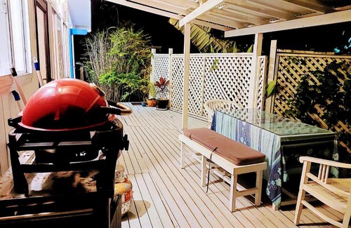 Avarua Apartamento | Are Tamareni 2BR Beach Cottage or River Studio