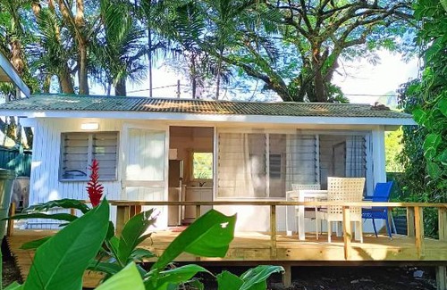 Avarua Apartamento | Are Tamareni 2BR Beach Cottage or River Studio