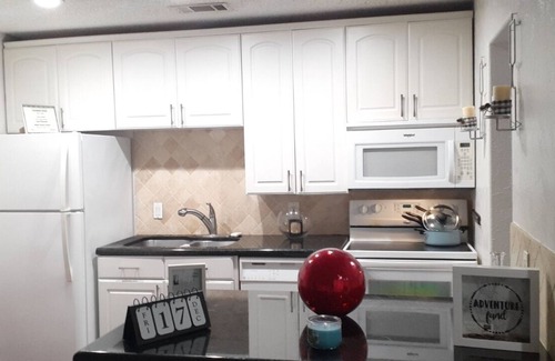 Northeast Dallas Condominio | Are you All about Location & Luxury?!?!