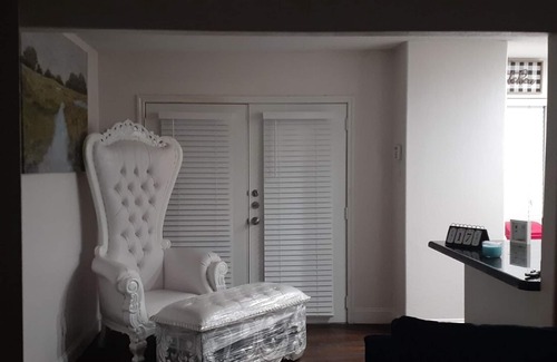 Northeast Dallas Condominio | Are you All about Location & Luxury?!?!