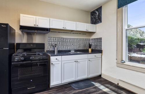 New Castle Apartamento | Área 51 Suite en The Ore House Inn