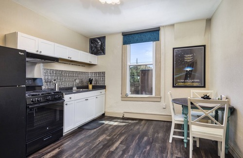 New Castle Apartamento | Área 51 Suite en The Ore House Inn