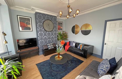 Sheffield Casa | Arena House - Sleeps 6