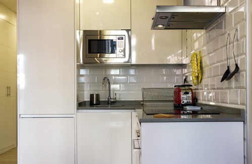 Sol Apartamento | Arenal Suites Preciados