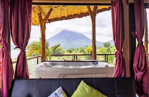 El Fósforo Casa | Arenal volcano & Lake front House Las Pavas.