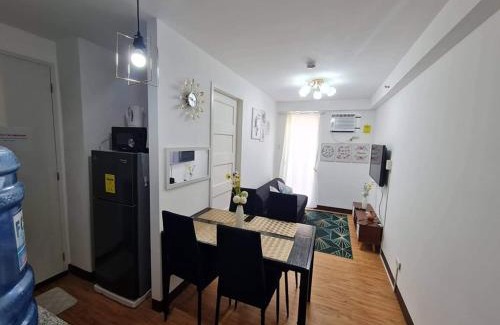 Sasa Apartamento | Arezzo Place Davao - Condo Rentals WITH FREE POOL, 200MBPS CONNECTION, NETFLIX,PRIMEVIDEO