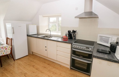 Dinas Cross Cabaña | ARFRON, pet friendly, character holiday cottage in Dinas Cross