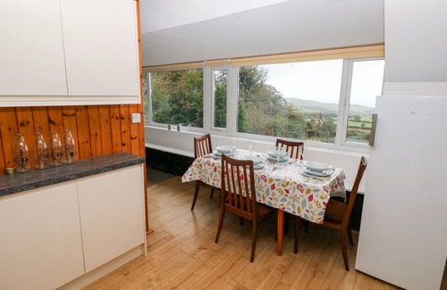 Dinas Cross Cabaña | ARFRON, pet friendly, character holiday cottage in Dinas Cross