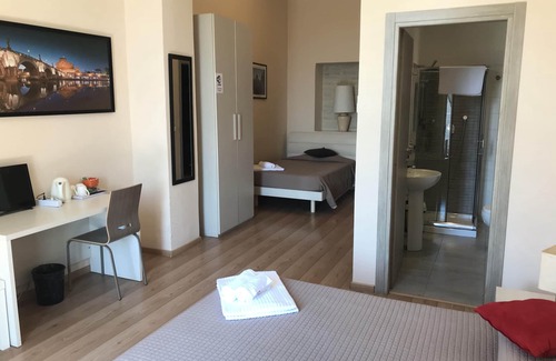 Esquilino Cama Y Desayuno | Habitación triple con vistas a la Basílica de San Giovanni in Laterano