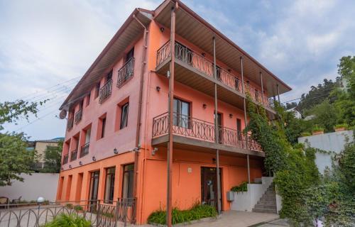 Dilijan Hotel | Ariana Family Hotel