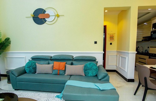 Dar es Salaam Apartamento | Arikays Homes - 3bdr/3bthr apartment with pool, hot tub, & gym.