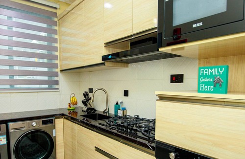 Dar es Salaam Apartamento | Arikays Homes - 3bdr/3bthr apartment with pool, hot tub, & gym.