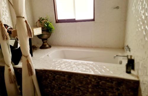 Huaran Villa | Arins House
