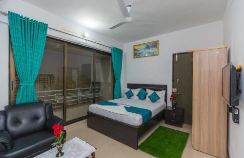 Andheri West Cama Y Desayuno | Aristo Room, Apartment - Homestay near Kokilaben Dhirubai Ambani Hospital for family only,