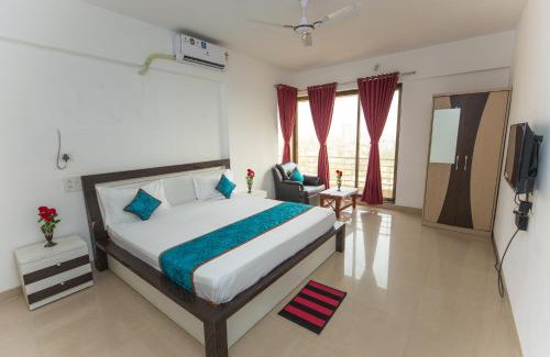 Andheri West Apartamento | Aristo Serviced Apartment near Kokilaben Dhirubai Ambani Hospital for Family Only