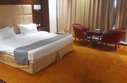 Al-Hamra'a Apartamento | Arjan Suites HOTEL