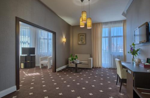 Arcadia Hotel | Ark Palace Hotel & SPA