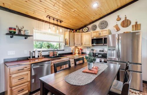 Jasper Casa | Arkansas Retreat with Deck, Fire Pit and Mtn Views!