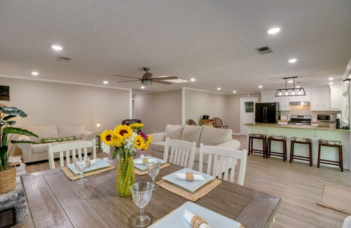 Greers Ferry Casa | Arkansas Vacation Rental on Greers Ferry Lake!