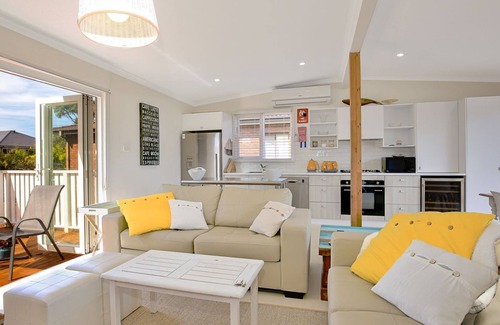 Culburra Beach Casa | Arklow - Pet Friendly with Ocean Views