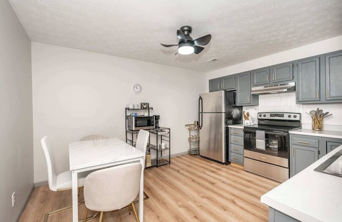 Williamstown Condominio | Arkstone Retreat 1 – Chic Downtown Escape!