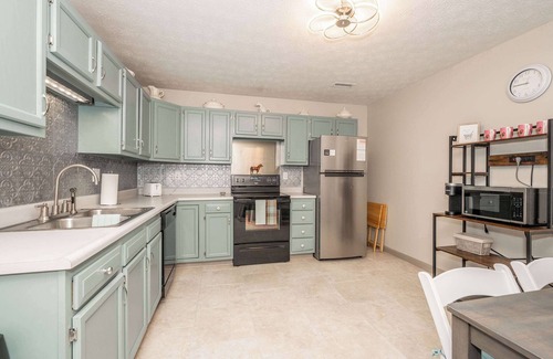 Williamstown Condominio | Arkstone Retreat 2 – Chic 2 BDR!