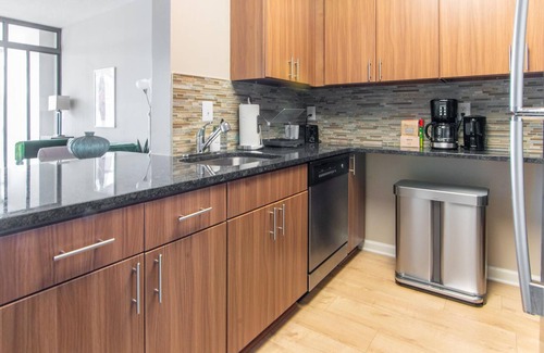Radnor - Fort Myer Heights Apartamento | Arlington 1BR Corporate Rental w/ Concierge + Gym