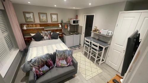 Woking Casa | Arlington - private room and en-suite