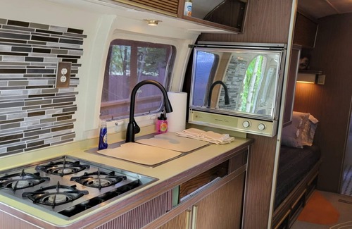 Hico Casa | Arlo is a cozy RV in delightful Hico with WiFi, AC