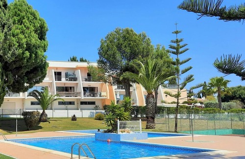 Alporchinhos Apartamento | Arma o de P ra Brightness With Pool by Homing