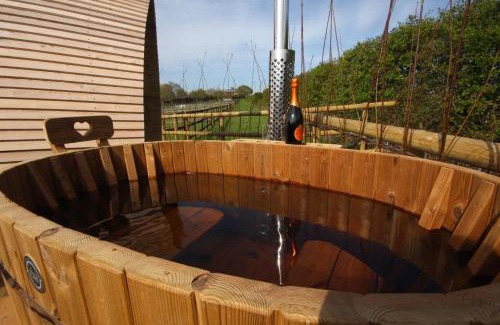 Brightlingsea Casa | Armadilla 3 at Lee Wick Farm Cottages & Glamping