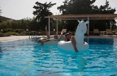 Ios Hotel | Armadoros Hotel/Ios Backpackers