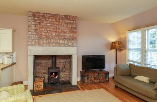 Bamburgh Casa | Armstrong Cottages No6