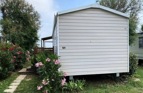Villeneuve-les-Maguelone Casa | Arnel Campsite ** - Mobile home Flamingo - View pond - 2 ch - 4 people