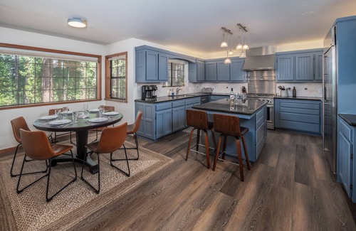 Glencoe Casa | Arnold Basecamp - New Listing - Steps from the Arnold Rim Trail