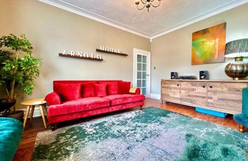 Pudsey Casa | Arnold House in the heart of Calverley village