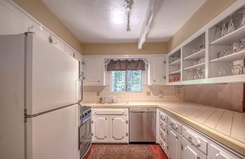Glencoe Cabina | ARNOLD SCHWARTZENCABIN - PET FRIENDLY W/FENCED BACK YARD AND HOT TUB