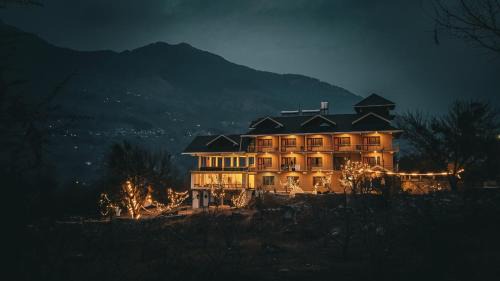 Manali Hotel | Aroha Residency- A Countryside Resort