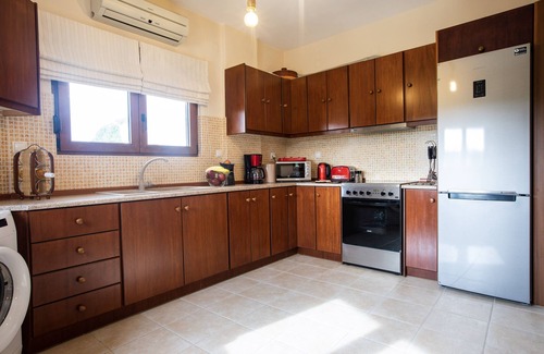 Asteri Casa | Aromato-kipos casa para 4 personas, pueblo de Asteri.