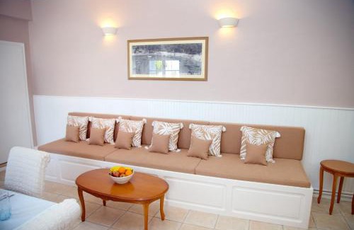 Spetses Casa | Aroura Homes Spetses 3BR 2BA