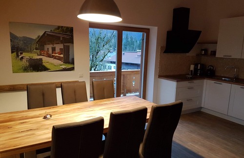 Groissenbach Chalet De Esquí | NUEVO: Llegar y sentirse bien en el nuevo cinco estrellas Chalet losa