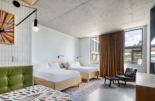 East Cesar Chavez Hotel | ARRIVE Austin