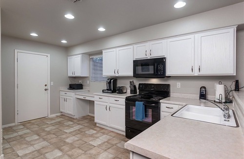 Peoria Casa | Cómodo, 3 habitaciones, 2. 5 baños, capacidad para 8 personas, en el corazón de Arrowhead Ranch