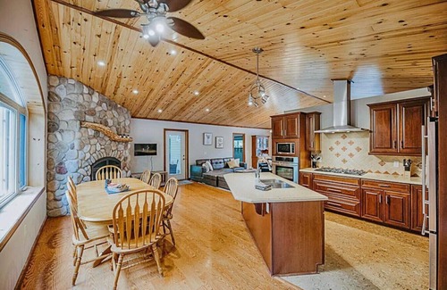 Perry Cabaña | Arrowhead * Hiking * Hot Tub * Secluded * Sauna