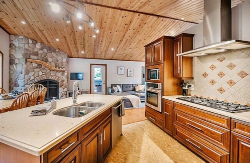 Perry Cabaña | Arrowhead * Hiking * Hot Tub * Secluded * Sauna