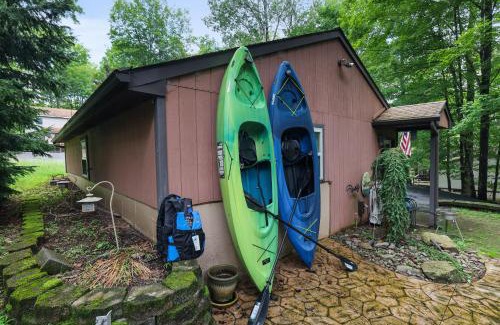 Pocono Lake Casa | Arrowhead Lodge Walk To Lake & Private Dock