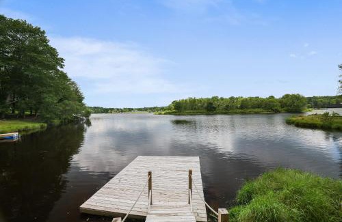 Pocono Lake Casa | Arrowhead Lodge Walk To Lake & Private Dock