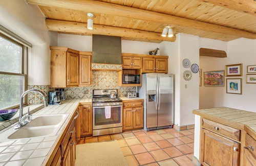 Arroyo Seco Casa | Arroyo Seco Inicio w / Bañera de hidromasaje cerca de Taos Ski Valley!